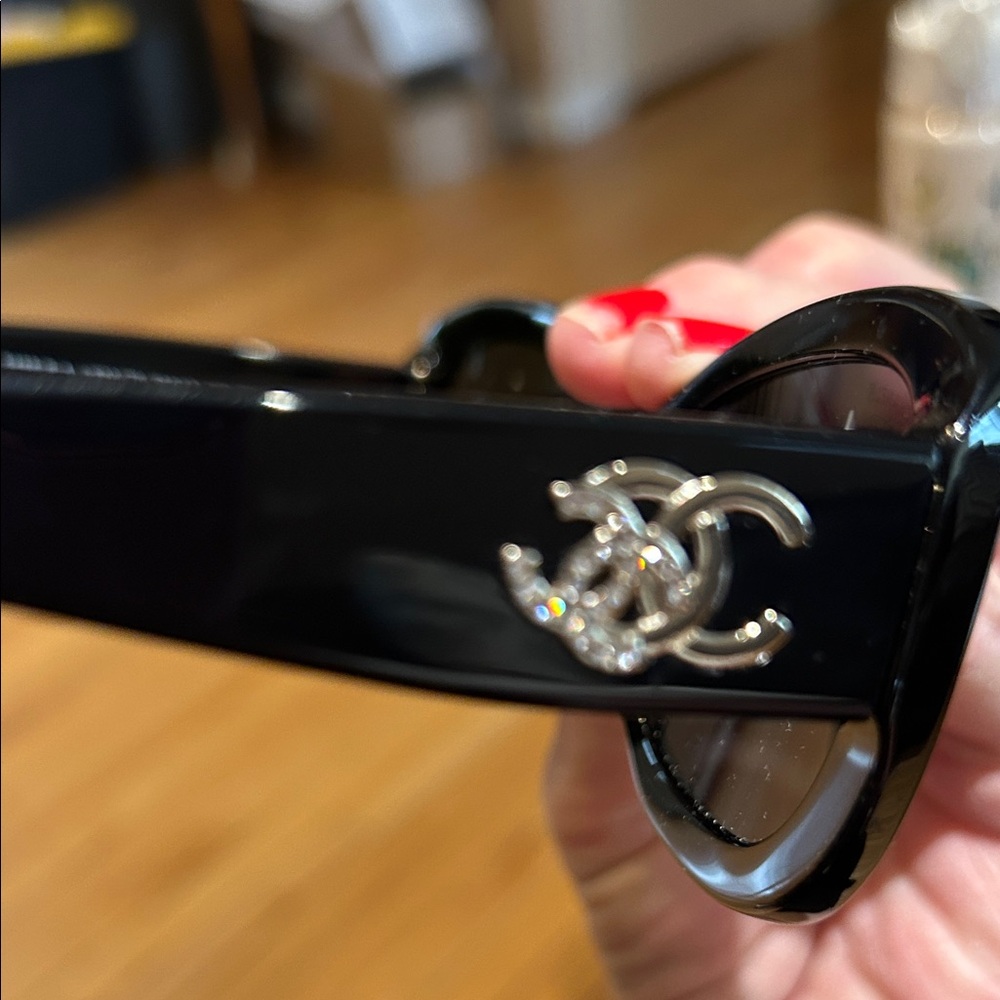 CHANEL Glossy Black Sunglasses New WOT - Picture 5 of 8